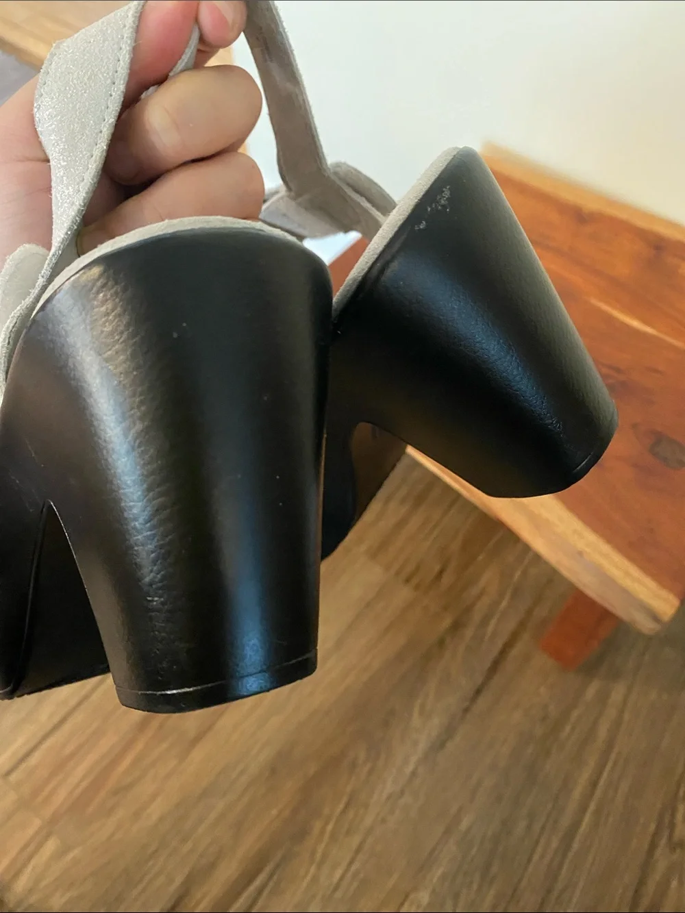 Munro Willa Metallic Wedge Sandals in a neutral color size 11 suede strappy